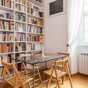Appartement 8, Rome